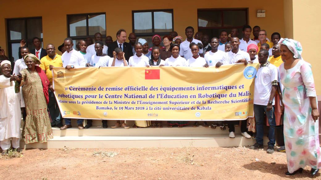 Makeblock Becomes the Official Robot Education Solutions Supplier of RobotsMali National Collaborative Robotics Education Center